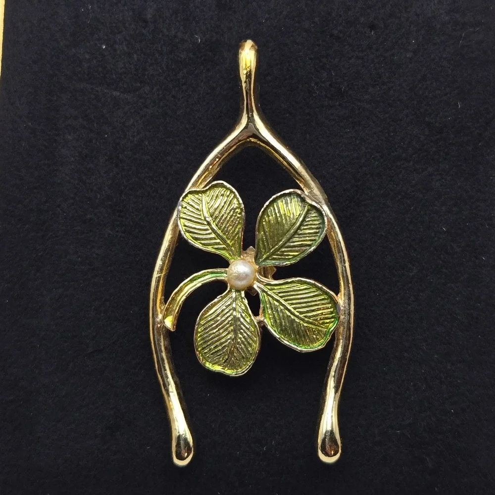Gerrys Womens Vintage Wishbone Four Leaf Clover Enamel Pearl Brooch Pin Luck